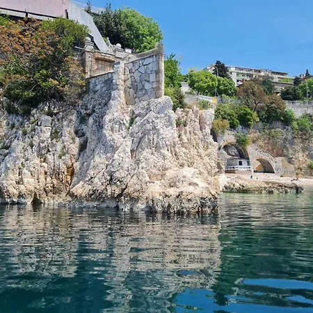 Secret Cave Apartment Rijeka