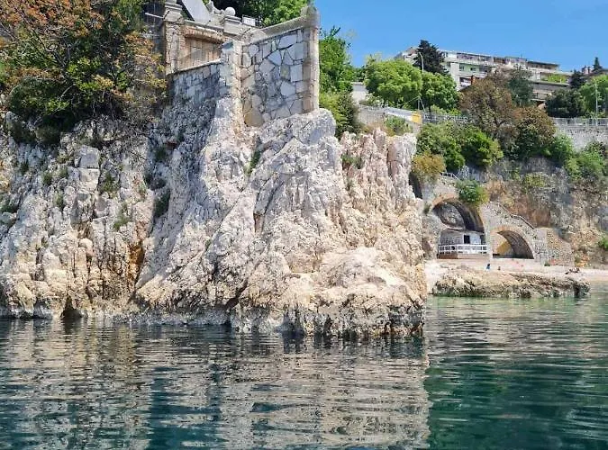 Secret Cave Daire Rijeka